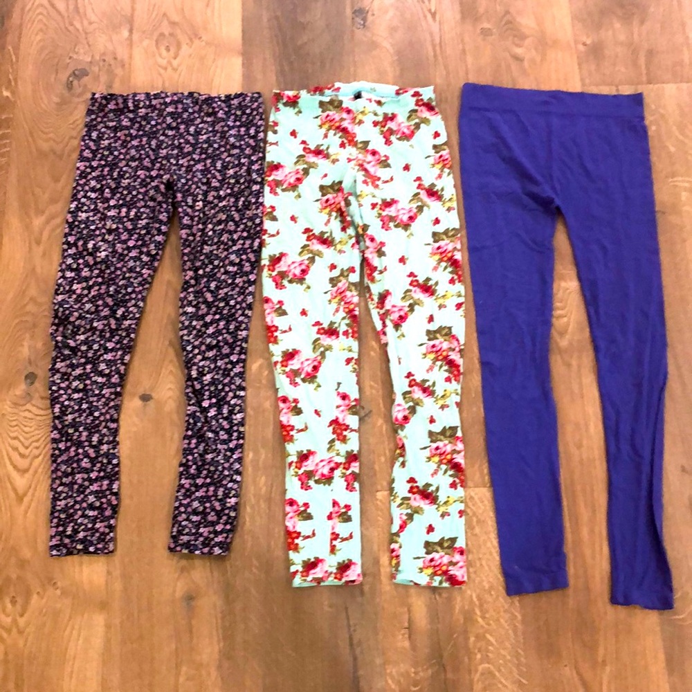 BUNDLE LOT OF 3 LEGGINGS. SMALL JUNIOR